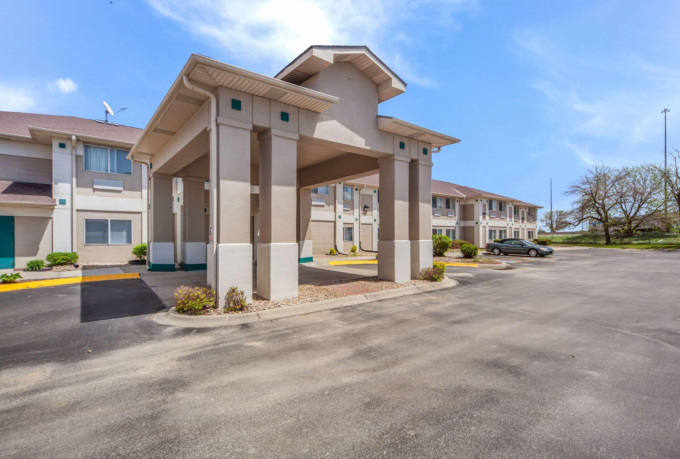 Quality Inn & Suites West Omaha - Ne Linclon Exterior foto
